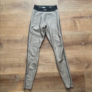 ALO Yoga Tan Leggings with Black Trim